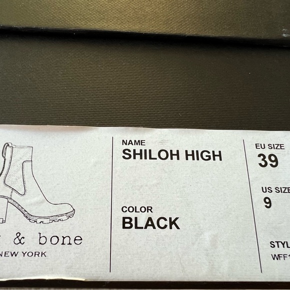 Rag and Bone Black Chelsea Boot size 9, runs small, fits more like an 8.5 - Picture 7 of 8